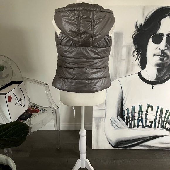 Zella Puffer Vest 7/8 In Excellent Condition As New Worn 2x - Picture 8 of 8